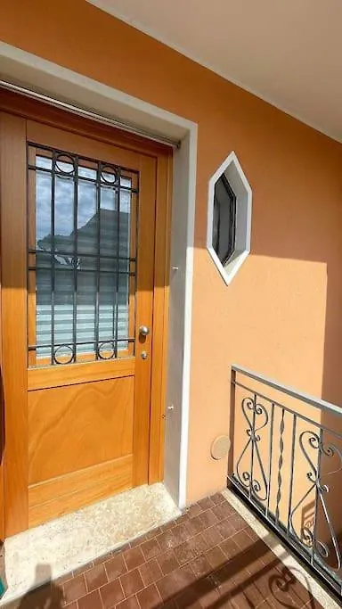 Appartamento Rosso - Over The Rainbow Apartments - Lido Di Jesolo -4 Posti Letto