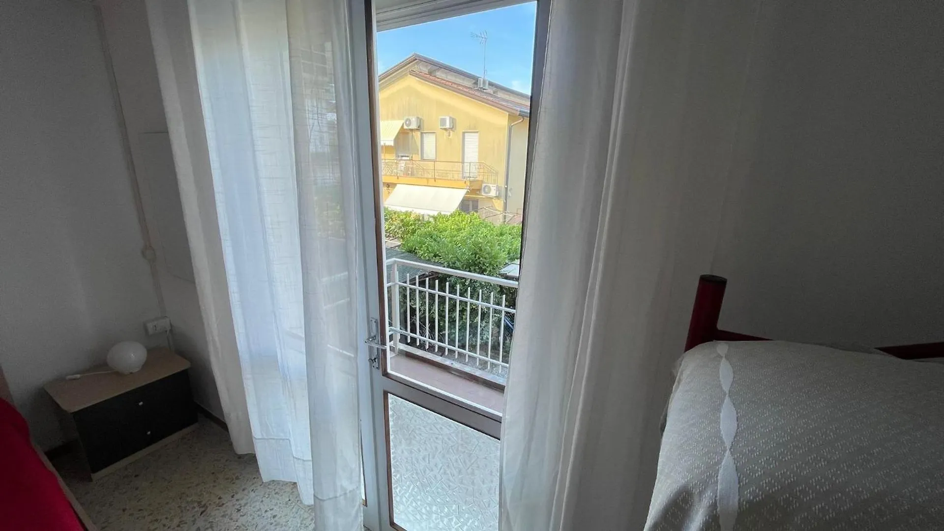 Appartamento Rosso - Over The Rainbow Apartments - Lido Di Jesolo -4 Posti Letto